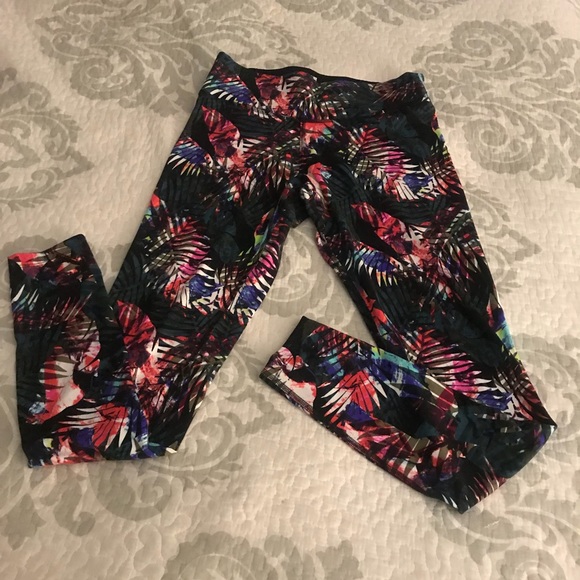 ⭐️VSPink Ultimate”Tropical Palm”Set Size-S(?M)⭐️ - Picture 3 of 7